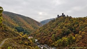 Moselsteig Etappe 22 - Blick auf Burg Thurant