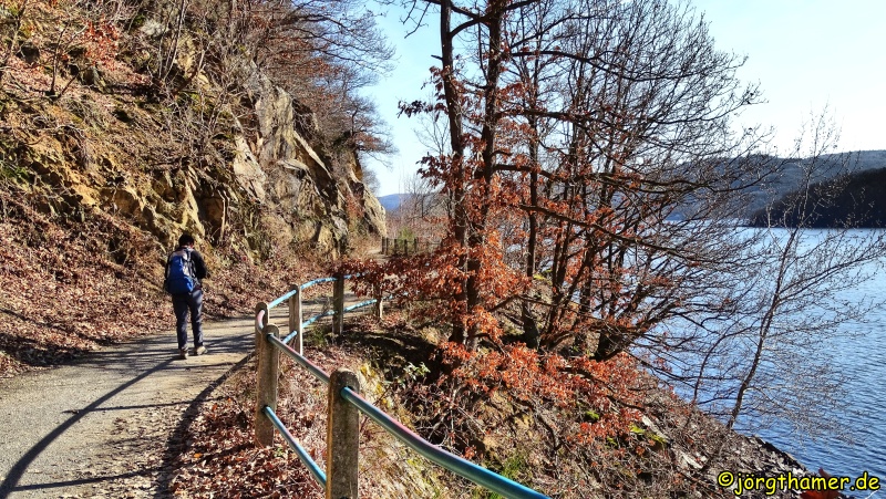 Wandern am Rursee - Idylle am Seeufer