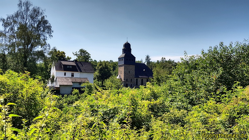 Lahnfacette Küppeltour - Kirche in Wasenbach