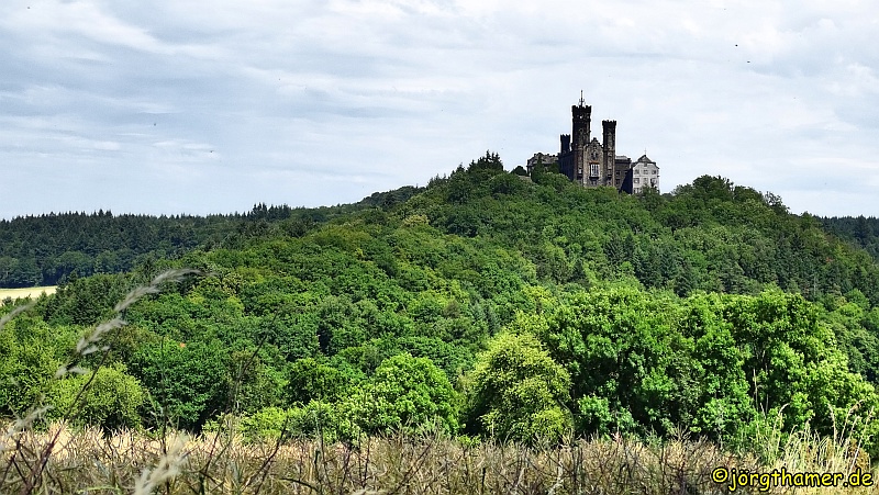 Dreh- und Angelpunkt der Küppeltour: das Schloss Schaumburg