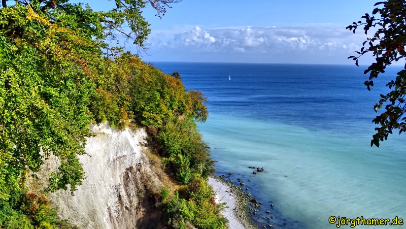 Wandern auf Rügen - Blick auf die Kreidefelsen