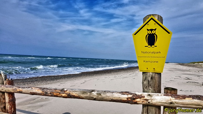 Schild Kernzone Nationalpark am Sandstrand
