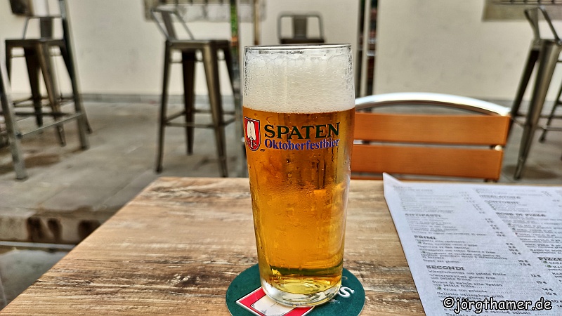 Oktoberfestbier mitten in Udine