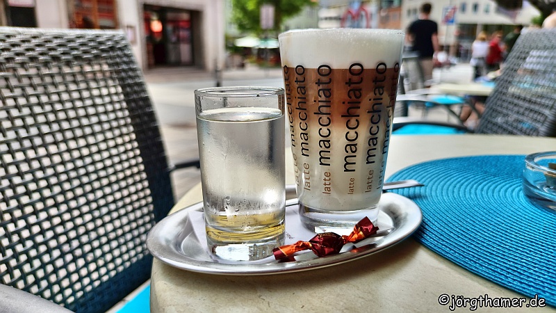 Zum Abschied einen Lattte Macchiato in Villach
