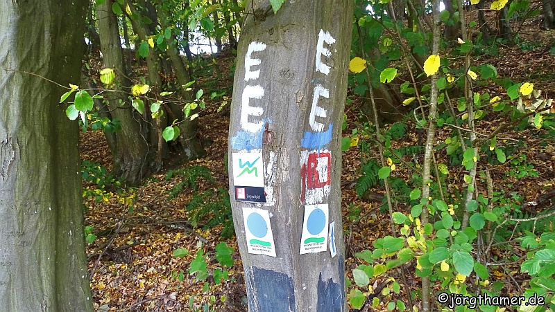 Wegmarkierungen an der der Eder