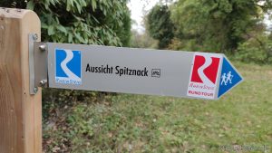 Wegweiser zum Spitznack-Felsen