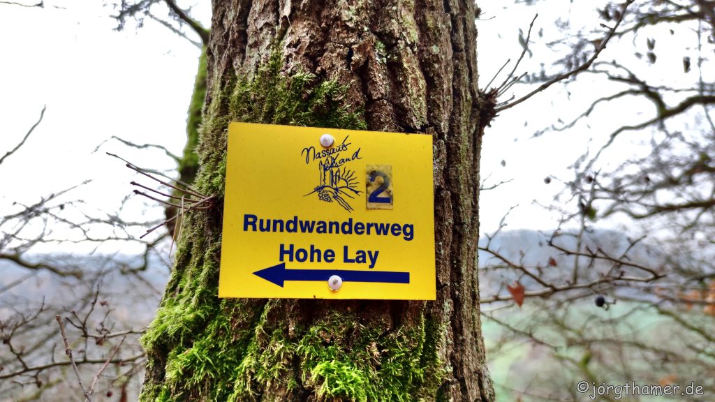 Wegemarkierung Rundwanderweg Hohe Lay bei Nassau
