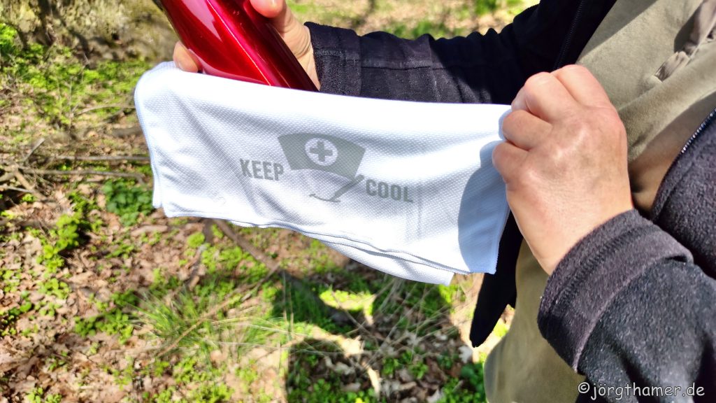 UP GREAT Cooling Towel - Keep Cool!