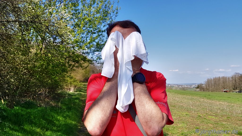 Kühle Erfrischung - das UP GREAT Cooling Towel