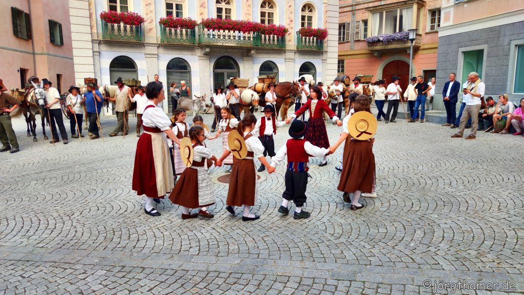 Kindertanzgruppe in Poschiavo