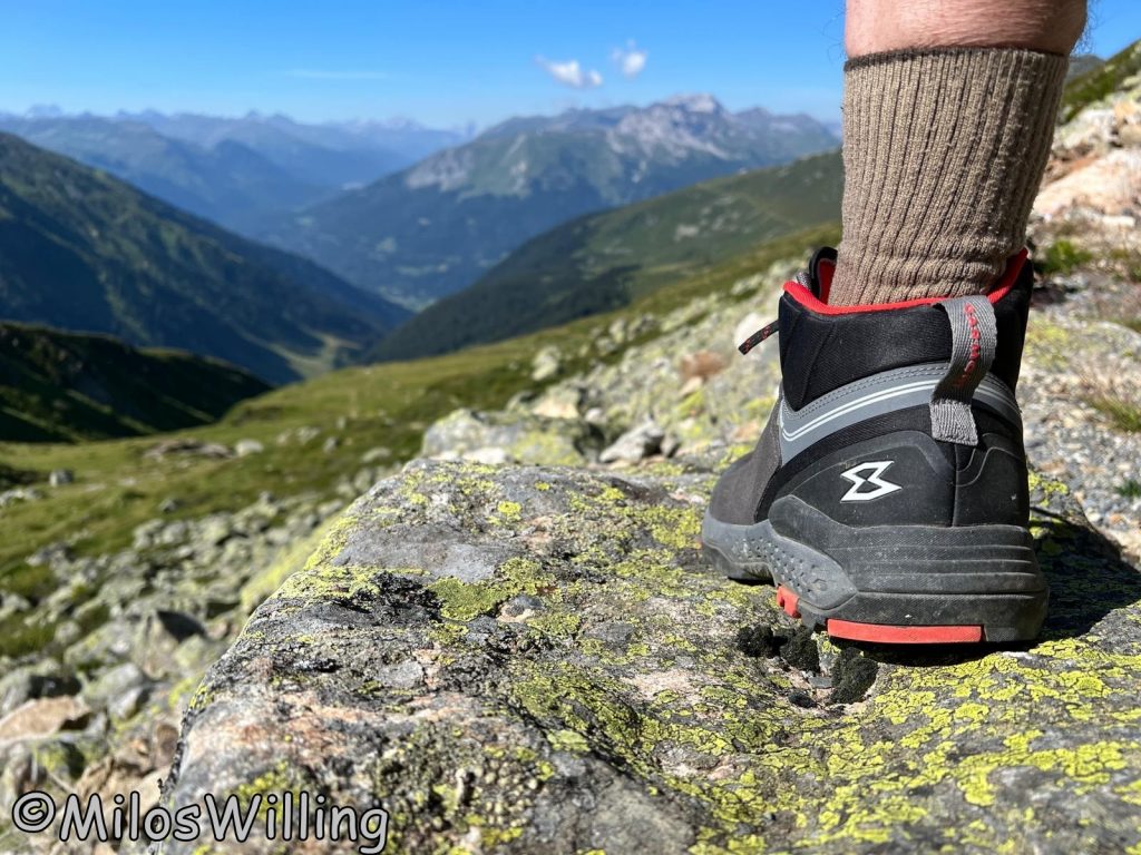 Der Schaft ist etwas niedrig und der Kragen sehr weich
