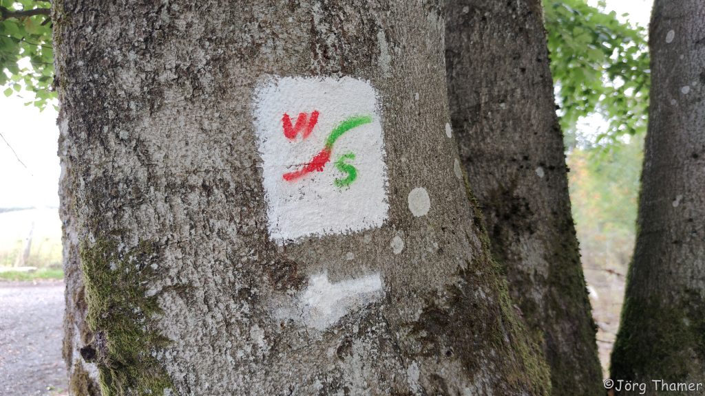 gut markiert: der neue Waldaubacher Sagenweg