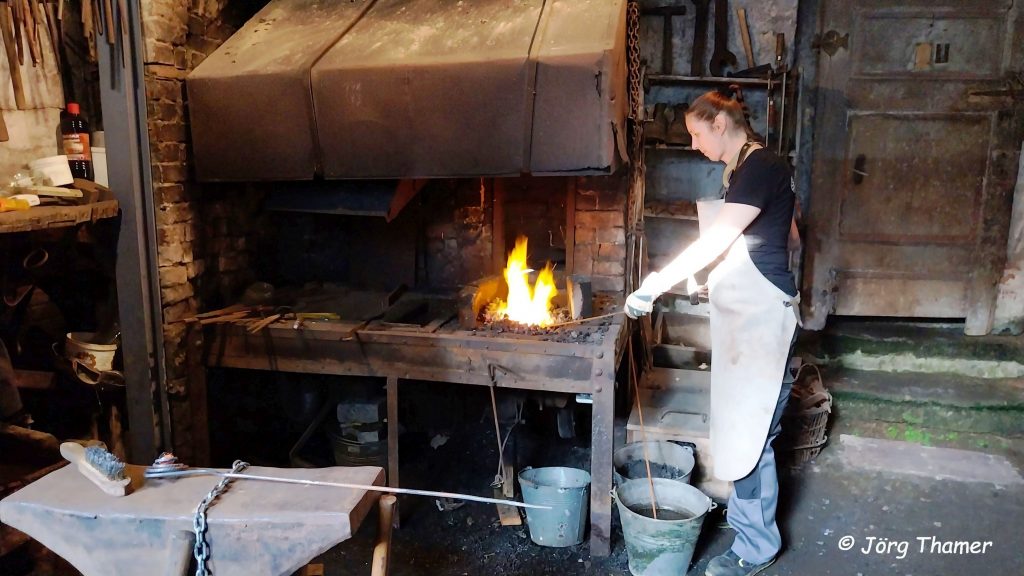 Schmiedevorführung in der Blankschmiede Neimke