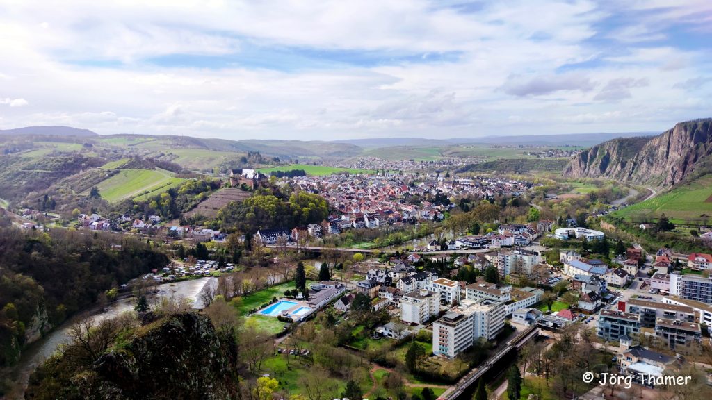 Blick vom Wandergebiet Rheingrafenstein zu den Wandergebieten Ebernburg (links) und Rotenfels (rechts)