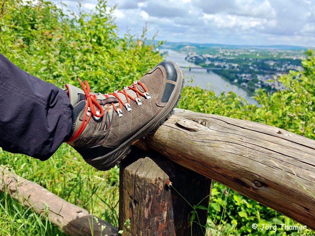 Jacalu Alba - günstiger Trekkingschuh im Test