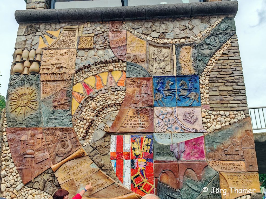 Mosaik mit Cochemer Stadtgeschichte