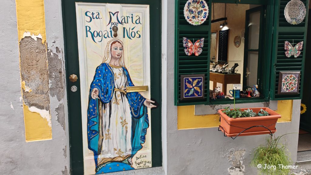 Funchal, bemalte Türen