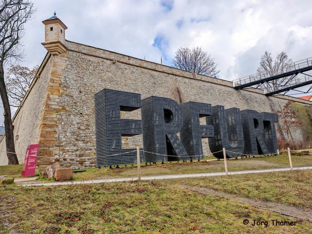 Erfurt-Schriftzug an der Zitadelle Petersberg