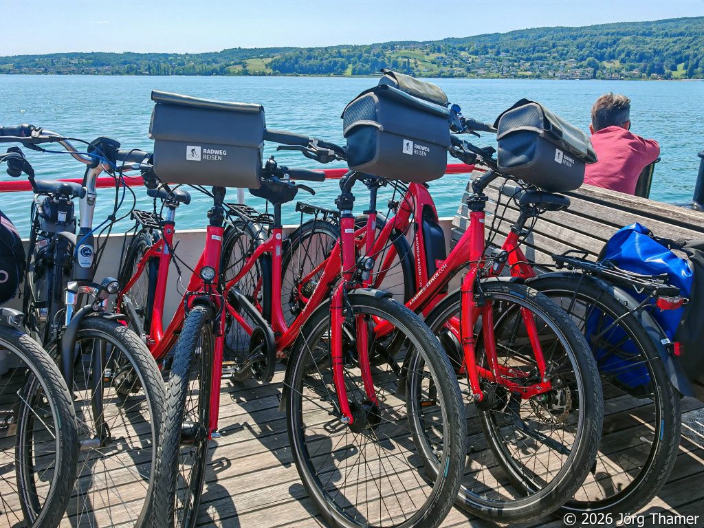 Fahrräder von Radweg-Reisen auf dem Schiff